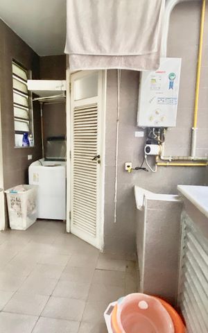 Apartamento à venda com 205m², 3 quartos e 1 vagaÁrea de Serviço