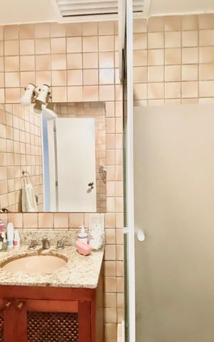 Apartamento à venda com 205m², 3 quartos e 1 vagaBanheiro Social