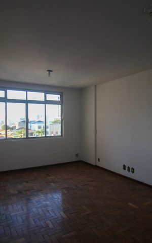 Apartamento para alugar com 130m², 3 quartos e sem vaga Apartamento para alugar com 130m², 3 quartos e sem vagaSala
