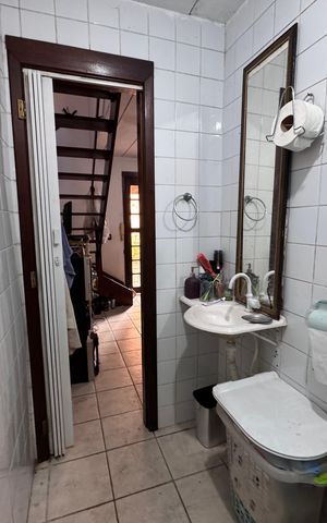 Casa para alugar com 50m², 2 quartos e 1 vaga Casa para alugar com 50m², 2 quartos e 1 vagaBanheiro Social
