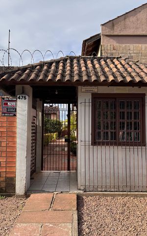 Casa para alugar com 50m², 2 quartos e 1 vaga Casa para alugar com 50m², 2 quartos e 1 vagaFachada