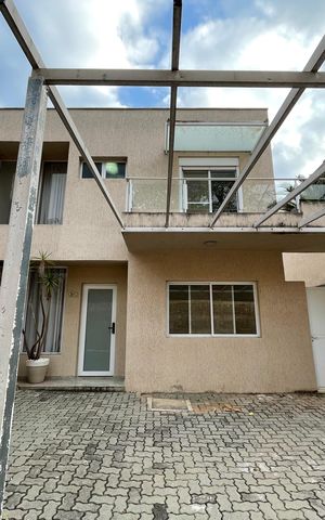Casa de condomínio para alugar com 159m², 3 quartos e 2 vagas Casa de condomínio para alugar com 159m², 3 quartos e 2 vagasFachada