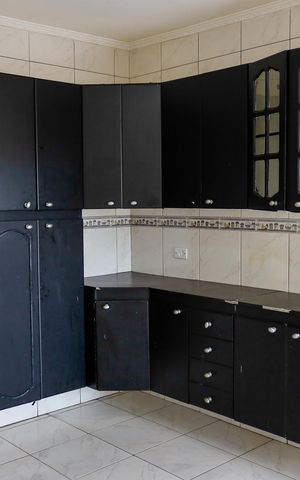 Casa à venda com 200m², 2 quartos e 1 vaga Casa à venda com 200m², 2 quartos e 1 vagaCozinha