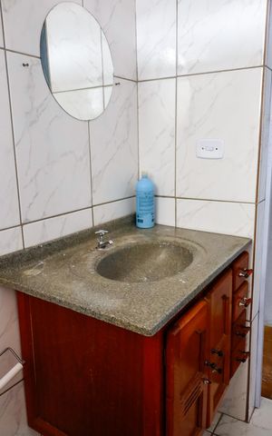 Casa à venda com 200m², 2 quartos e 1 vaga Casa à venda com 200m², 2 quartos e 1 vagaBanheiro