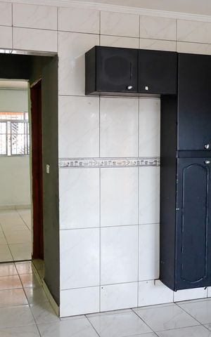 Casa à venda com 200m², 2 quartos e 1 vaga Casa à venda com 200m², 2 quartos e 1 vagaCozinha