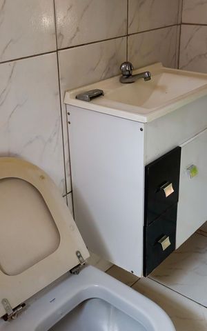 Casa à venda com 200m², 2 quartos e 1 vaga Casa à venda com 200m², 2 quartos e 1 vagaBanheiro 2