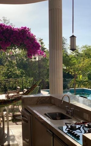 Casa à venda com 330m², 4 quartos e 4 vagas
