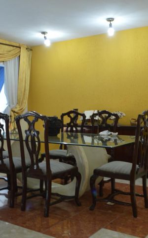 Casa de condomínio à venda com 478m², 6 quartos e 3 vagas Casa de condomínio à venda com 478m², 6 quartos e 3 vagasSala de Jantar
