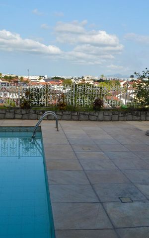 Casa de condomínio à venda com 478m², 6 quartos e 3 vagas Casa de condomínio à venda com 478m², 6 quartos e 3 vagasPiscina