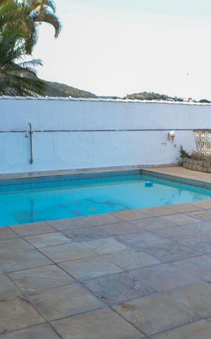 Casa de condomínio à venda com 478m², 6 quartos e 3 vagas Casa de condomínio à venda com 478m², 6 quartos e 3 vagasPiscina