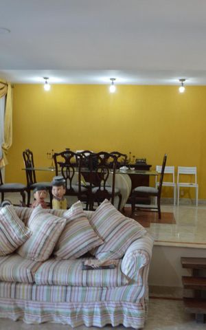 Casa de condomínio à venda com 478m², 6 quartos e 3 vagas Casa de condomínio à venda com 478m², 6 quartos e 3 vagasSala de Jantar