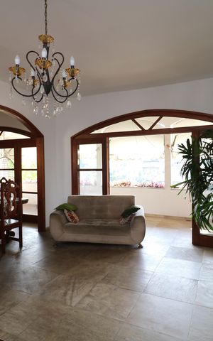 Casa para alugar com 500m², 5 quartos e 5 vagasSala