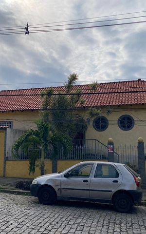 Casa para alugar com 500m², 5 quartos e 5 vagasFachada