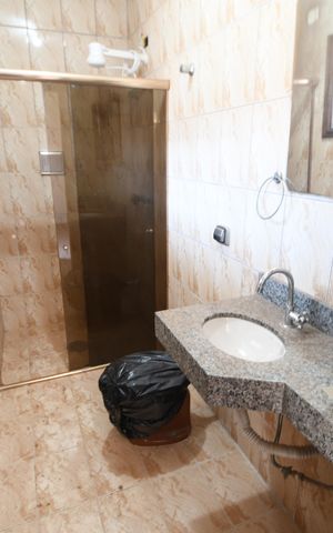 Casa à venda com 280m², 3 quartos e 6 vagasBanheiro da Suíte