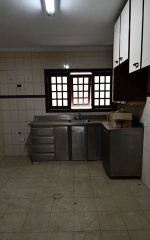 Casa à venda com 280m², 3 quartos e 6 vagasCozinha