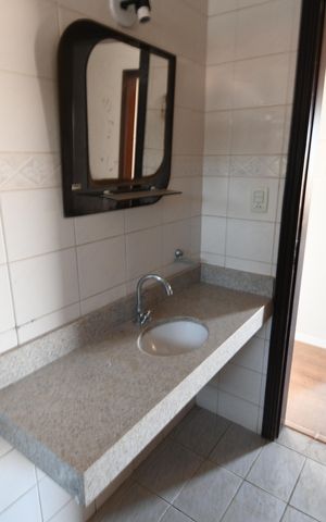 Casa à venda com 280m², 3 quartos e 6 vagasBanheiro 