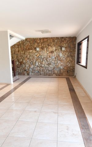 Casa à venda com 280m², 3 quartos e 6 vagasSala