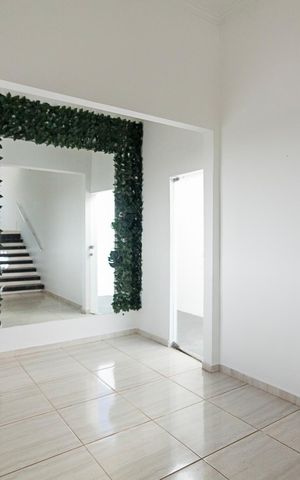 Casa para alugar com 282m², 5 quartos e 2 vagas Casa para alugar com 282m², 5 quartos e 2 vagasSala 2