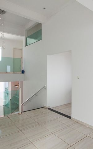 Casa para alugar com 282m², 5 quartos e 2 vagas Casa para alugar com 282m², 5 quartos e 2 vagasSala 2
