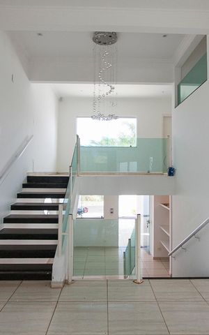 Casa para alugar com 282m², 5 quartos e 2 vagas Casa para alugar com 282m², 5 quartos e 2 vagasSala 2