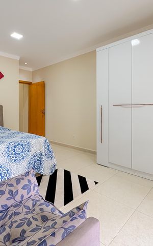 Casa à venda com 153m², 3 quartos e 1 vaga Casa à venda com 153m², 3 quartos e 1 vagaSuíte