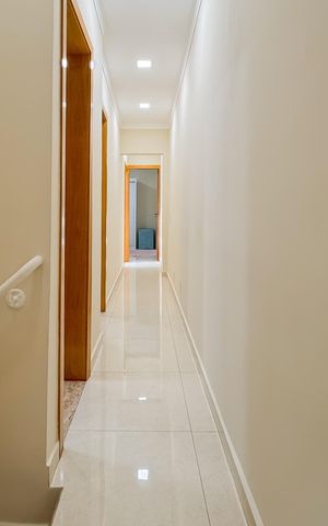 Casa à venda com 153m², 3 quartos e 1 vaga Casa à venda com 153m², 3 quartos e 1 vagaCorredor