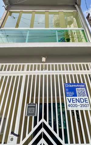 Casa à venda com 153m², 3 quartos e 1 vaga Casa à venda com 153m², 3 quartos e 1 vagaFachada