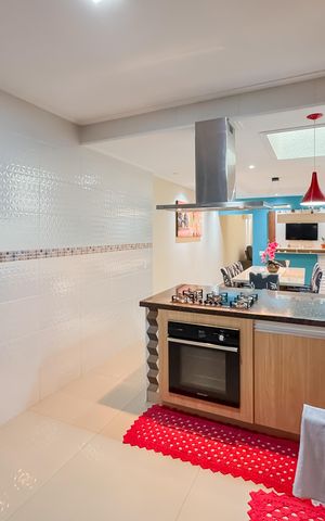 Casa à venda com 153m², 3 quartos e 1 vaga Casa à venda com 153m², 3 quartos e 1 vagaCozinha