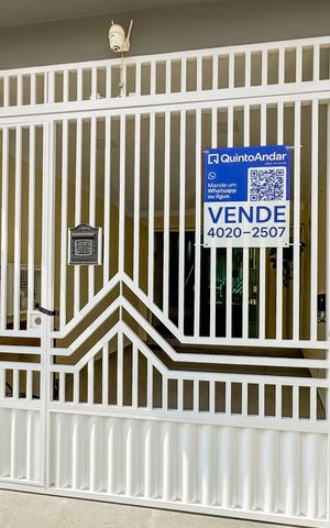 Casa à venda com 153m², 3 quartos e 1 vaga Casa à venda com 153m², 3 quartos e 1 vagaFachada
