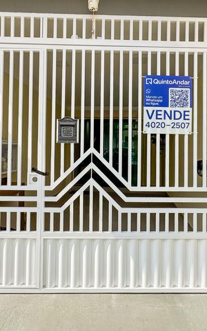Casa à venda com 153m², 3 quartos e 1 vaga Casa à venda com 153m², 3 quartos e 1 vagaFachada