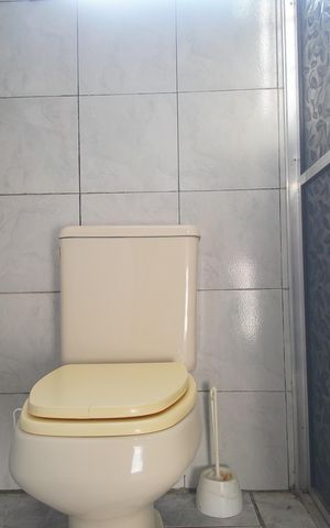 Casa à venda com 357m², 4 quartos e 2 vagasBanheiro 2