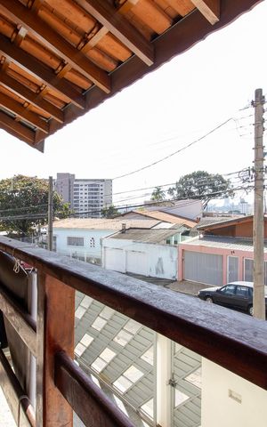 Casa à venda com 355m², 4 quartos e 5 vagas Casa à venda com 355m², 4 quartos e 5 vagasVaranda da Sala