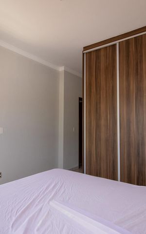 Casa à venda com 355m², 4 quartos e 5 vagas Casa à venda com 355m², 4 quartos e 5 vagasSuíte
