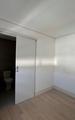 Apartamento à venda com 182m², 4 quartos e 4 vagasquarto 1