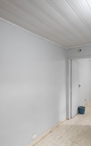Casa à venda com 120m², 1 quarto e 7 vagas Casa à venda com 120m², 1 quarto e 7 vagasCozinha