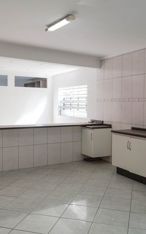 Casa à venda com 294m², 3 quartos e 2 vagas Casa à venda com 294m², 3 quartos e 2 vagasCozinha