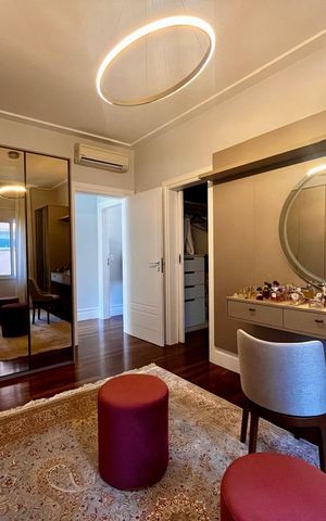Casa de condomínio à venda com 860m², 4 quartos e 4 vagas Casa de condomínio à venda com 860m², 4 quartos e 4 vagasQuarto 1