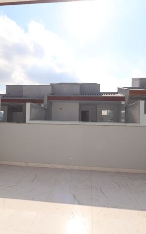 Casa de condomínio à venda com 117m², 2 quartos e 2 vagasCobertura