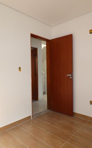 Casa de condomínio à venda com 127m², 3 quartos e 2 vagasSuíte