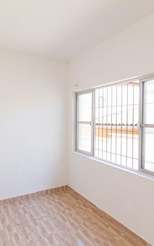 Casa para alugar com 50m², 2 quartos e 1 vaga Casa para alugar com 50m², 2 quartos e 1 vagaQuarto 1