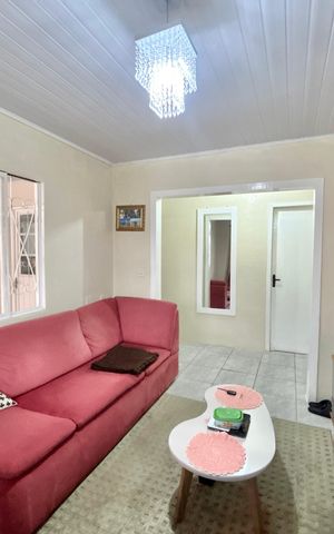 Casa à venda com 141m², 3 quartos e 2 vagas Casa à venda com 141m², 3 quartos e 2 vagasSala