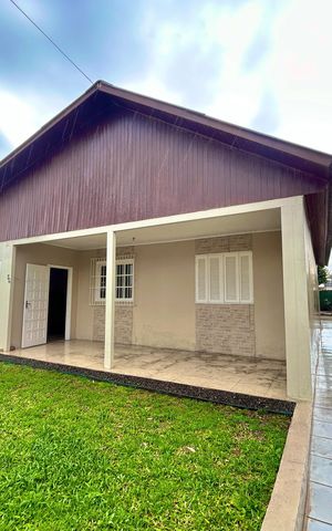 Casa à venda com 141m², 3 quartos e 2 vagas Casa à venda com 141m², 3 quartos e 2 vagasFachada