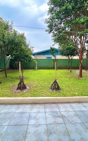 Casa à venda com 141m², 3 quartos e 2 vagas Casa à venda com 141m², 3 quartos e 2 vagasÁrea Externa