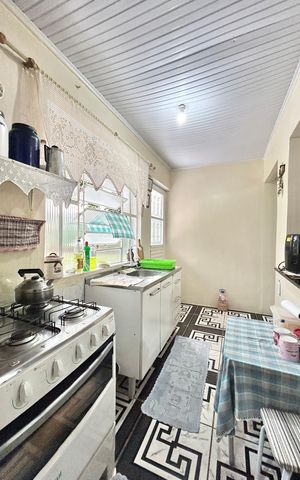 Casa à venda com 141m², 3 quartos e 2 vagas Casa à venda com 141m², 3 quartos e 2 vagasCozinha