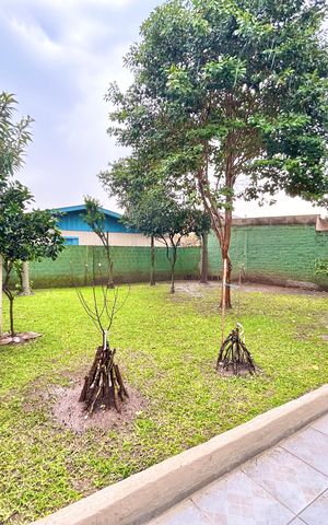 Casa à venda com 141m², 3 quartos e 2 vagas Casa à venda com 141m², 3 quartos e 2 vagasÁrea Externa