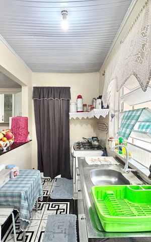 Casa à venda com 141m², 3 quartos e 2 vagas Casa à venda com 141m², 3 quartos e 2 vagasCozinha