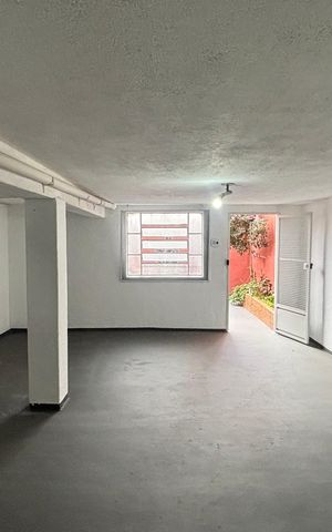 Casa para alugar com 150m², 2 quartos e 2 vagas Casa para alugar com 150m², 2 quartos e 2 vagasPorão
