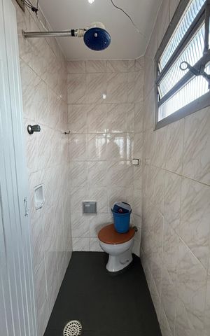 Casa para alugar com 150m², 2 quartos e 2 vagas Casa para alugar com 150m², 2 quartos e 2 vagasÁrea de Serviço 2 - Banheiro