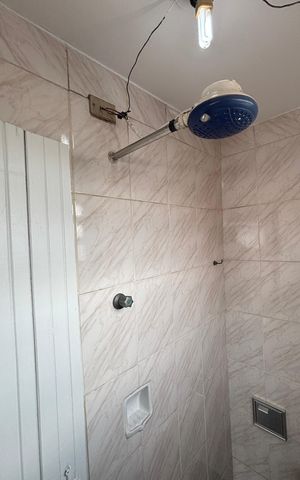 Casa para alugar com 150m², 2 quartos e 2 vagas Casa para alugar com 150m², 2 quartos e 2 vagasÁrea de Serviço 2 - Banheiro