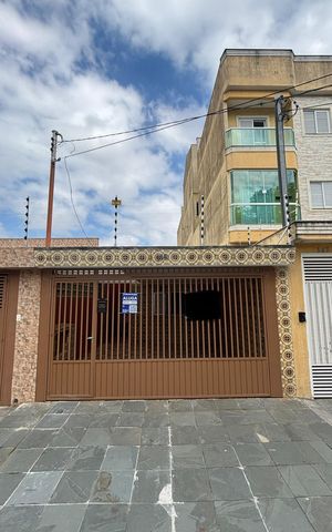 Casa para alugar com 150m², 2 quartos e 2 vagas Casa para alugar com 150m², 2 quartos e 2 vagasFachada